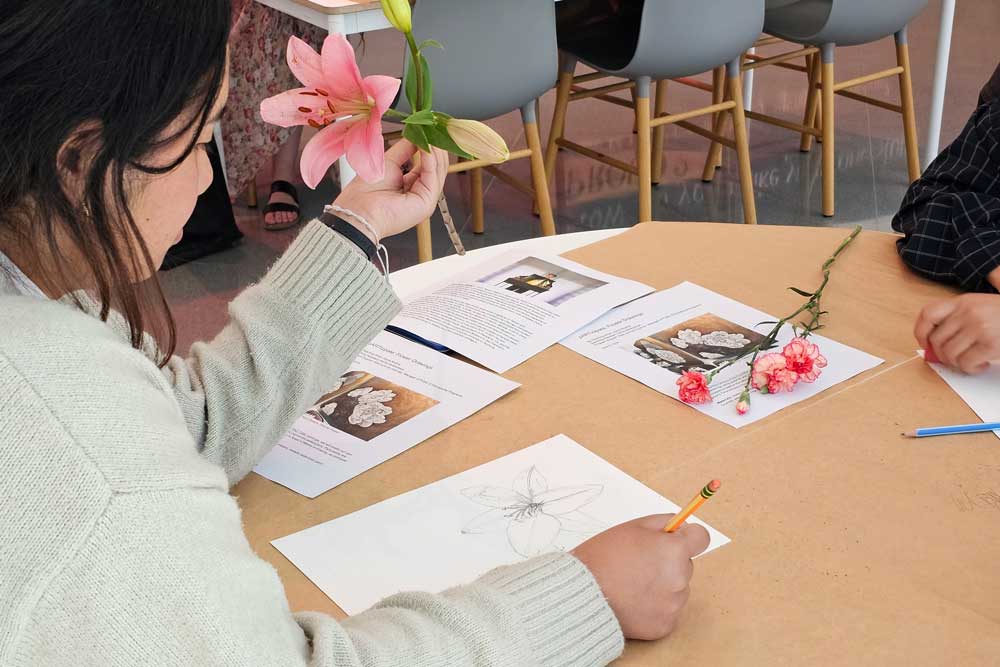 Free Art Workshop: Flower Painting