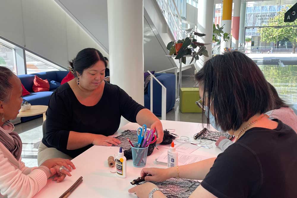 Free Art Workshop: Yarn Weaving